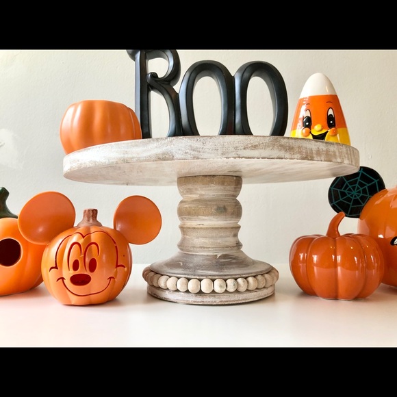 Beaded wood tier stand - Picture 3 of 3